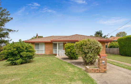 106 Queen Elizabeth Drive, Armidale, NSW 2350