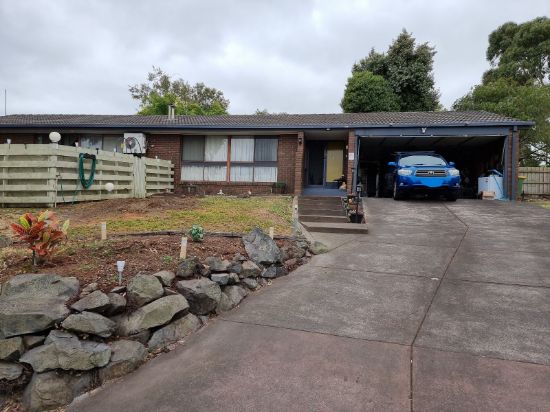 11 AHERN ROAD, Pakenham, Vic 3810
