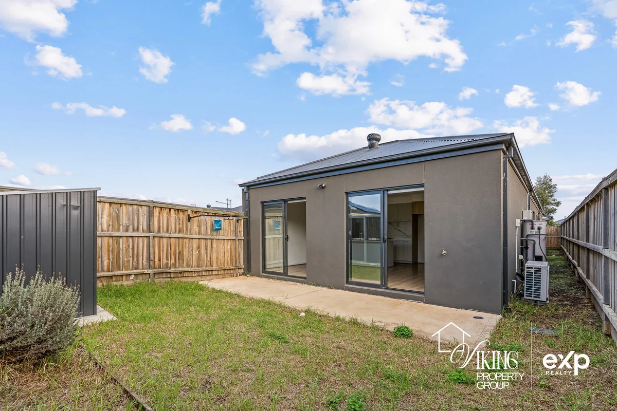 11 Blackscroft Road, Thornhill Park, Vic 3335