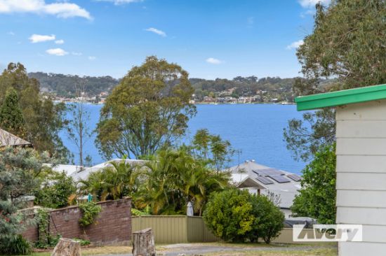 11 Bolton Point Road, Bolton Point, NSW 2283