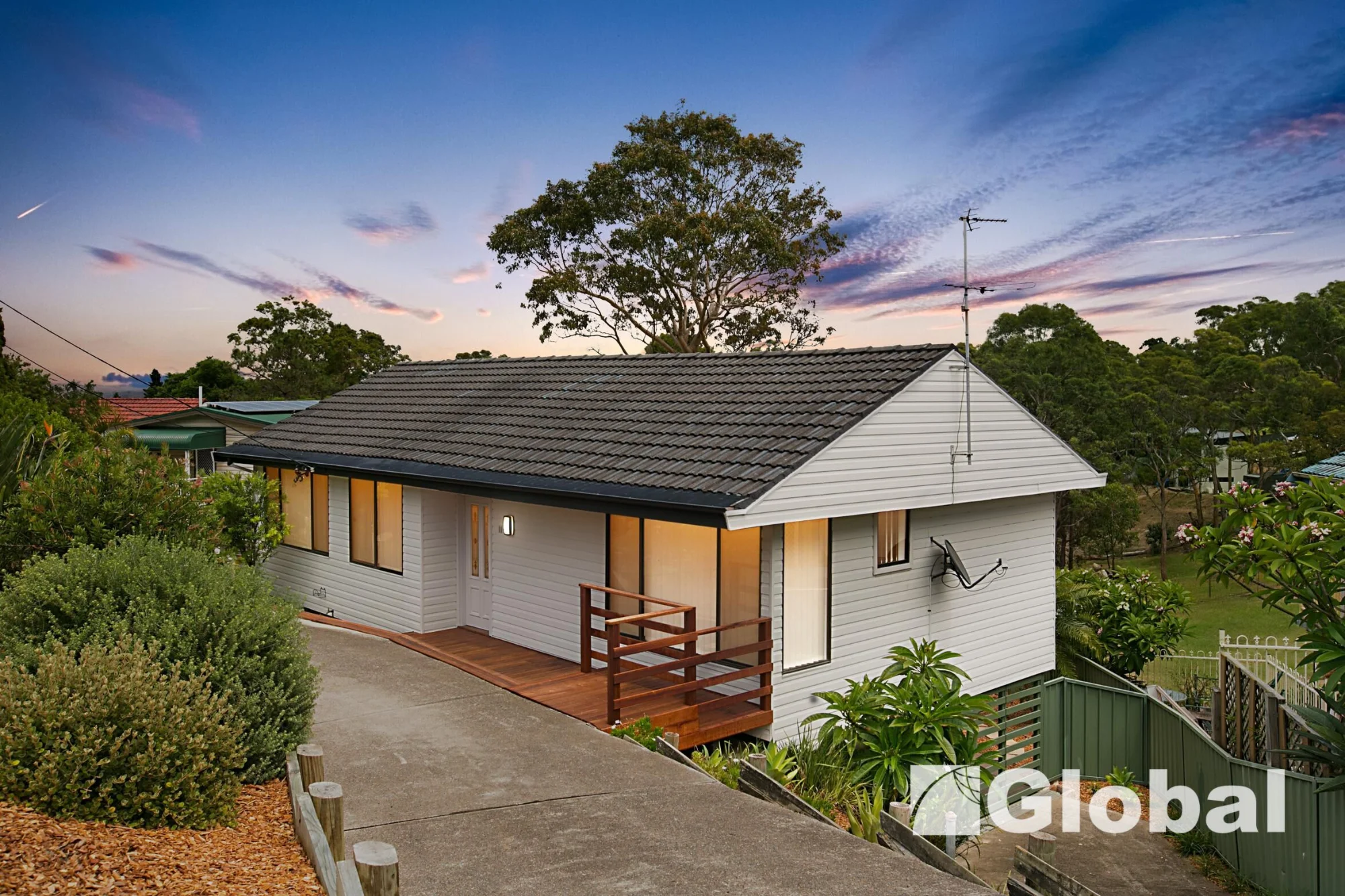11 Butler Crescent, Warners Bay, NSW 2282