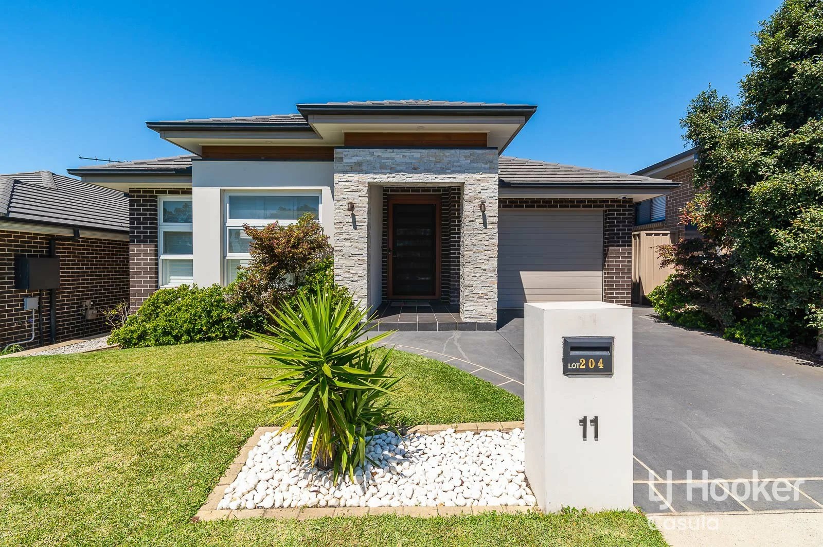 11 Flight Circuit, Middleton Grange, NSW 2171