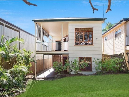 11 Halland Terrace, Camp Hill, Qld 4152