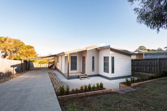 11 Hallway Drive, Wimbledon Heights, Vic 3922