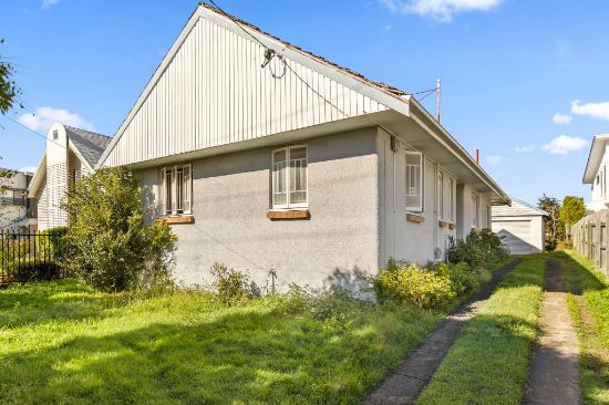 11 Koolatah Street, Carina, Qld 4152