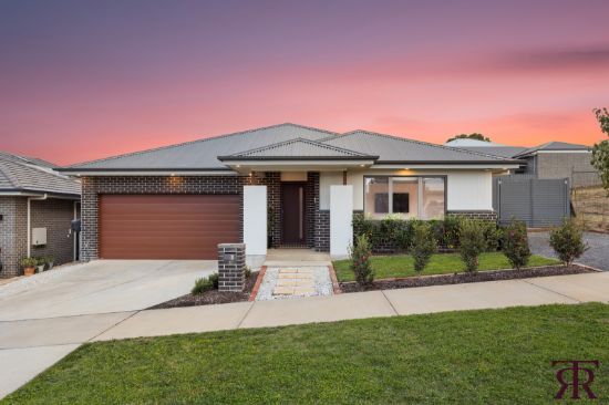 11 Lemon Street, Strathnairn, ACT 2615