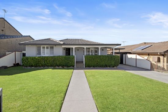 11 Oliveri Crescent, Green Valley, NSW 2168