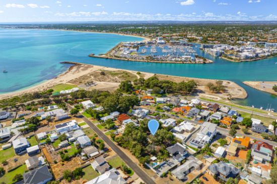 11 Peter Street, Halls Head, WA 6210