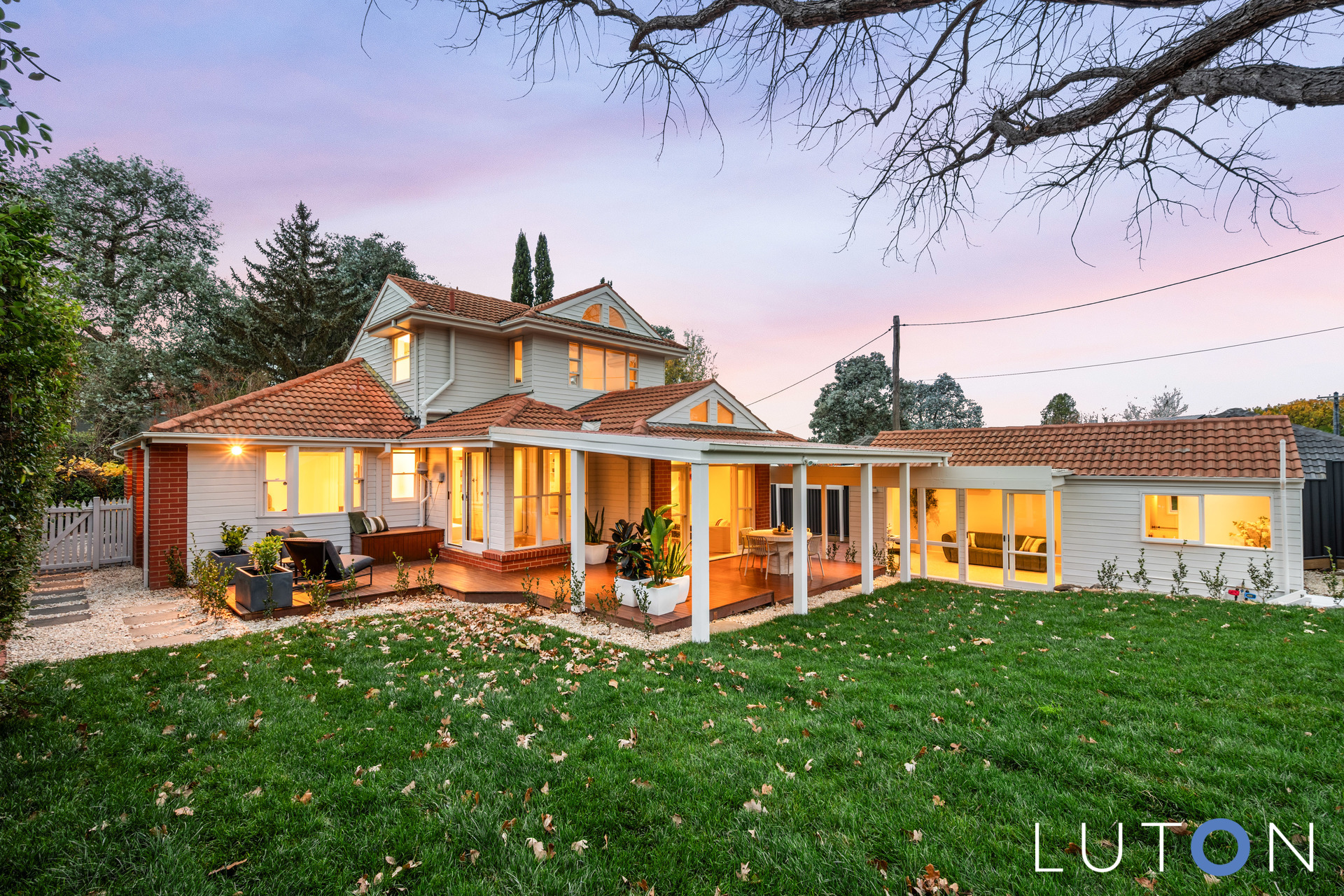 11 Schomburgk Street, Yarralumla, ACT 2600 11 Schomburgk Street, Yarralumla, ACT 2600