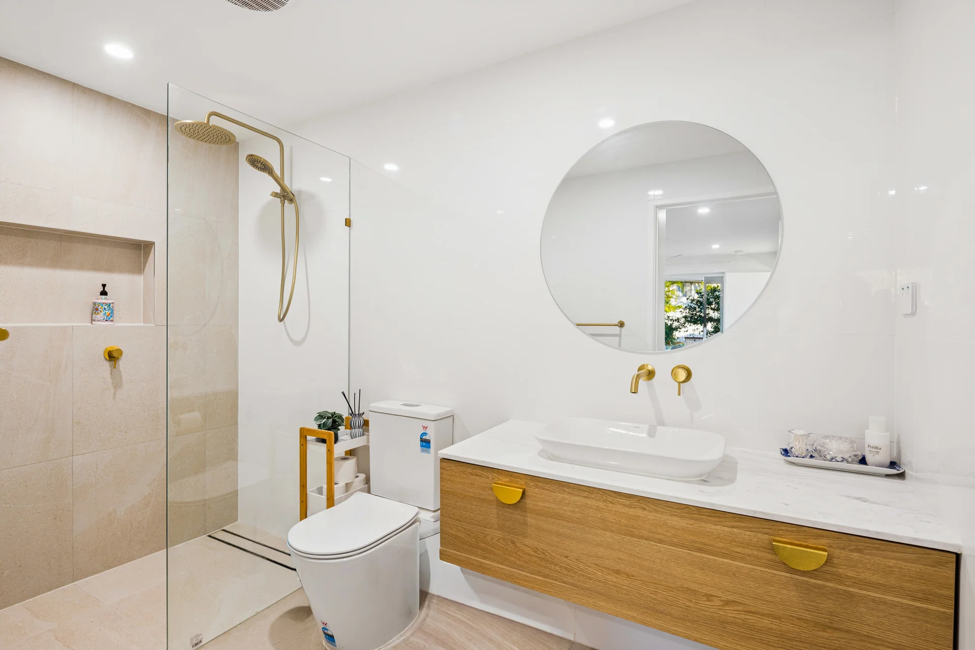 110 Sunshine Boulevard, Mermaid Waters, Qld 4218