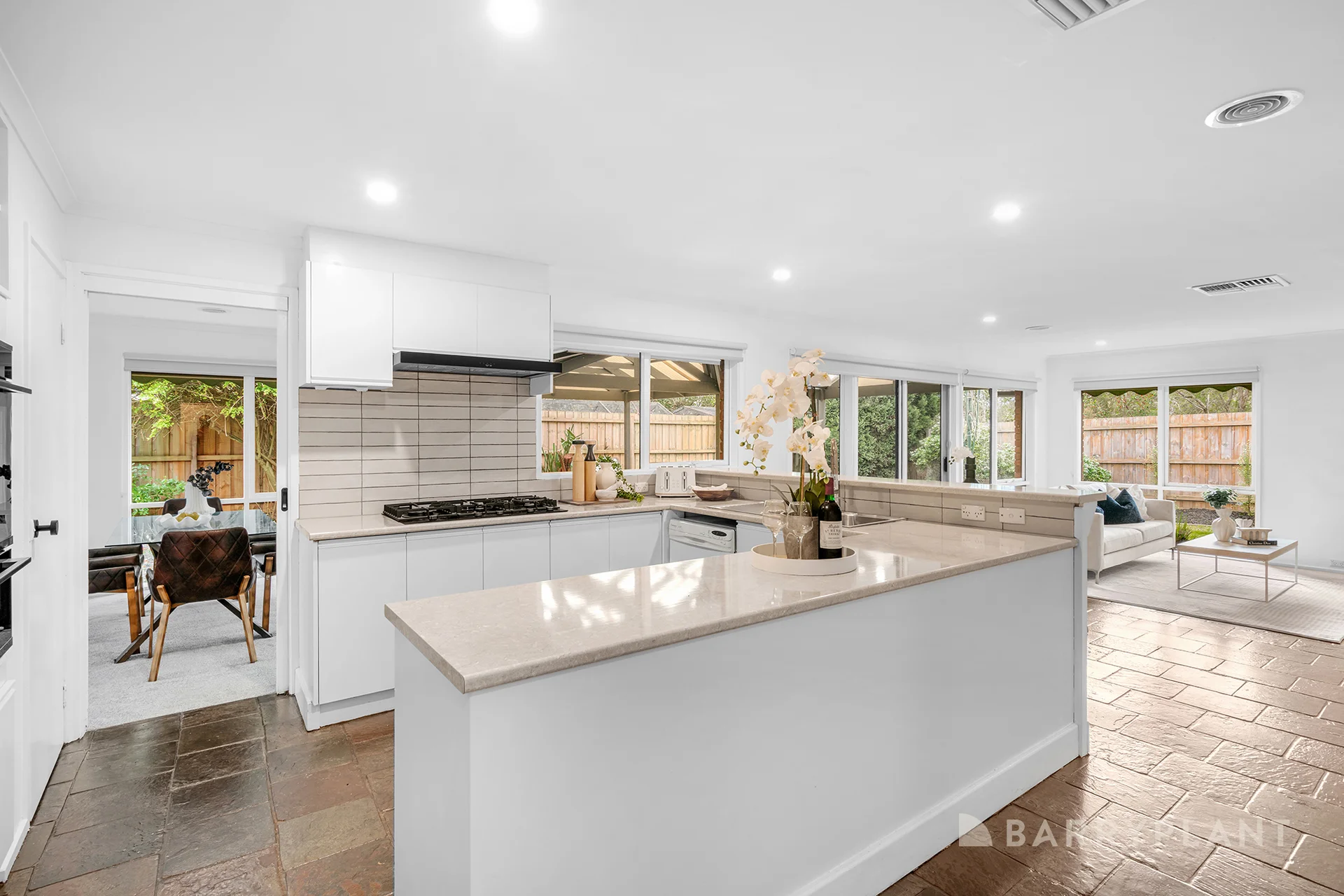 111 Fraser Crescent, Wantirna South, Vic 3152
