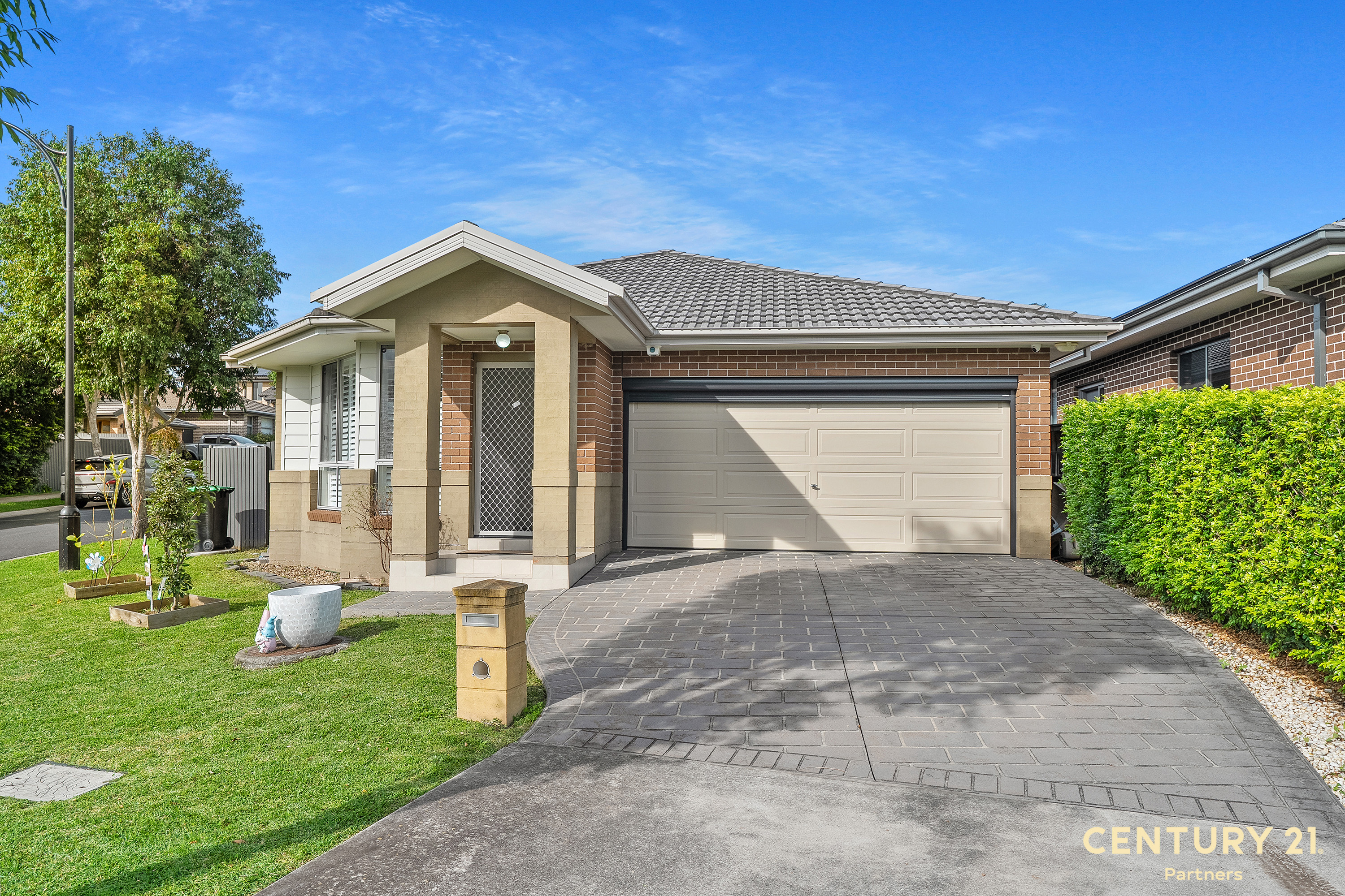 113 Robey Avenue, Middleton Grange, NSW 2171 113 Robey Avenue, Middleton Grange, NSW 2171
