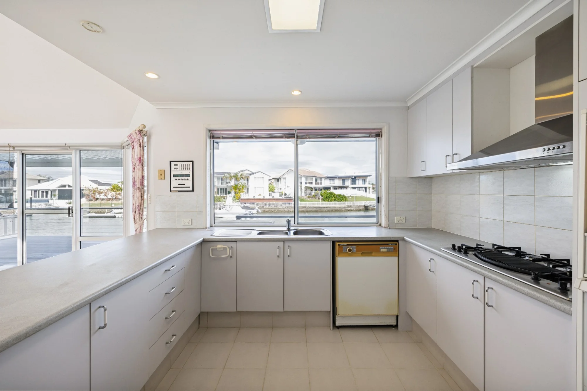 115 Pebble Beach Drive, Runaway Bay, Qld 4216