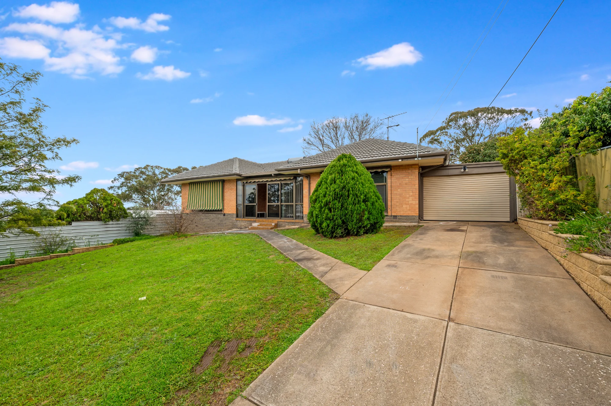 12 Allen Drive, Para Hills, SA 5096