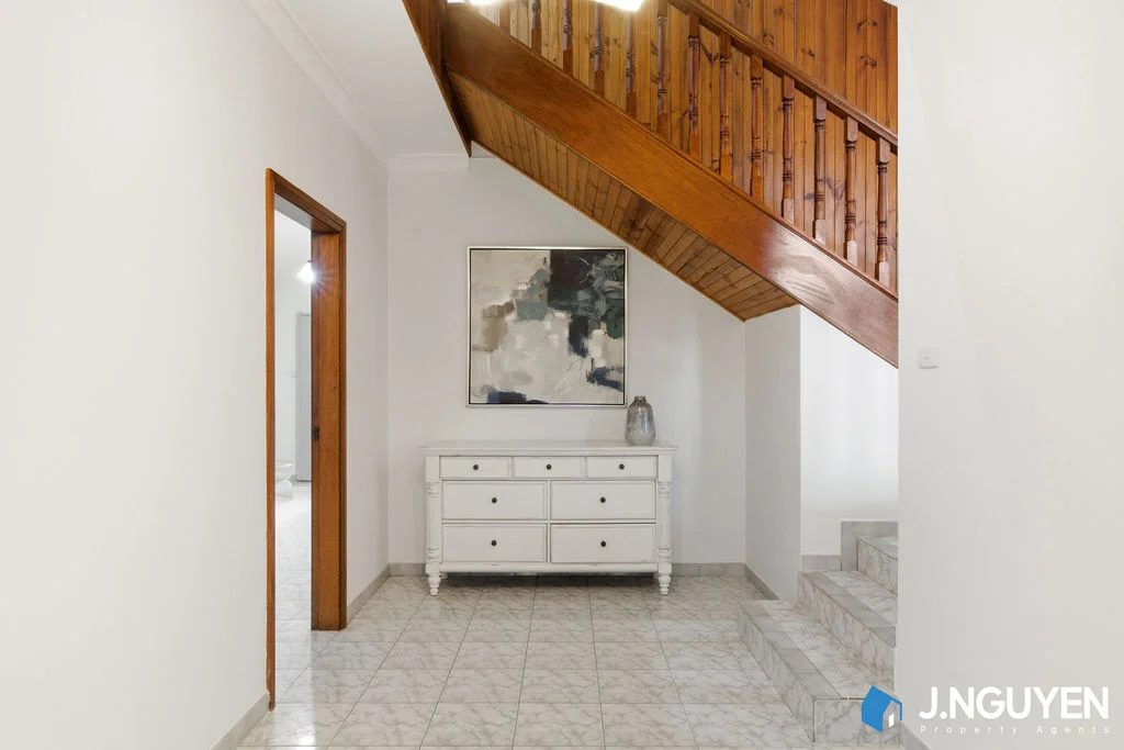 12 Anjudy Close, Casula, NSW 2170