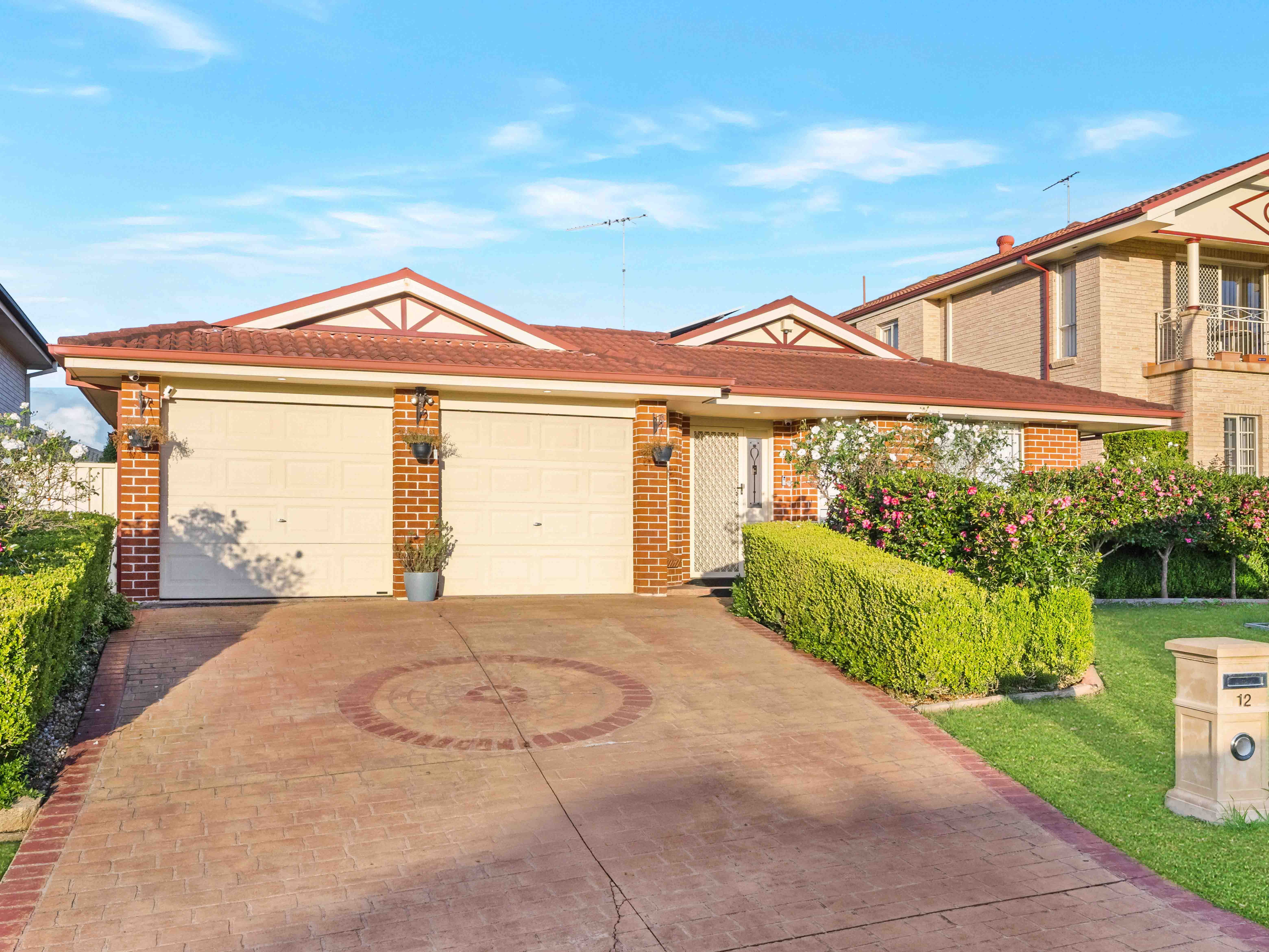 12 Dilston Close, West Hoxton, NSW 2171 12 Dilston Close, West Hoxton, NSW 2171