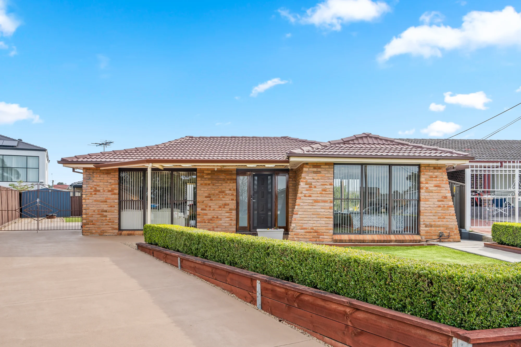 12 Hope Crescent, Bossley Park, NSW 2176