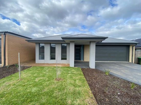 12 Janoli Street, Mickleham, Vic 3064