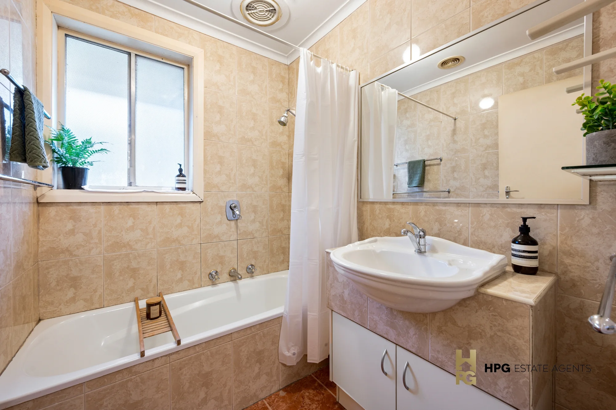 12 Laura Grove, Avondale Heights, Vic 3034