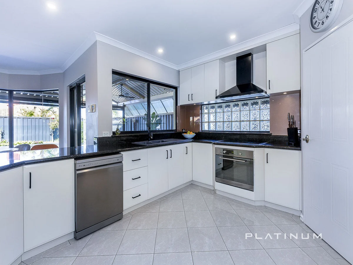 12 Manhattan Avenue, Iluka, WA 6028