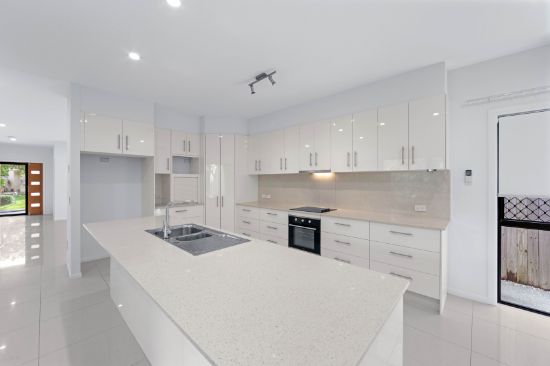 12 Murrayfield Place, Merrimac, Qld 4226