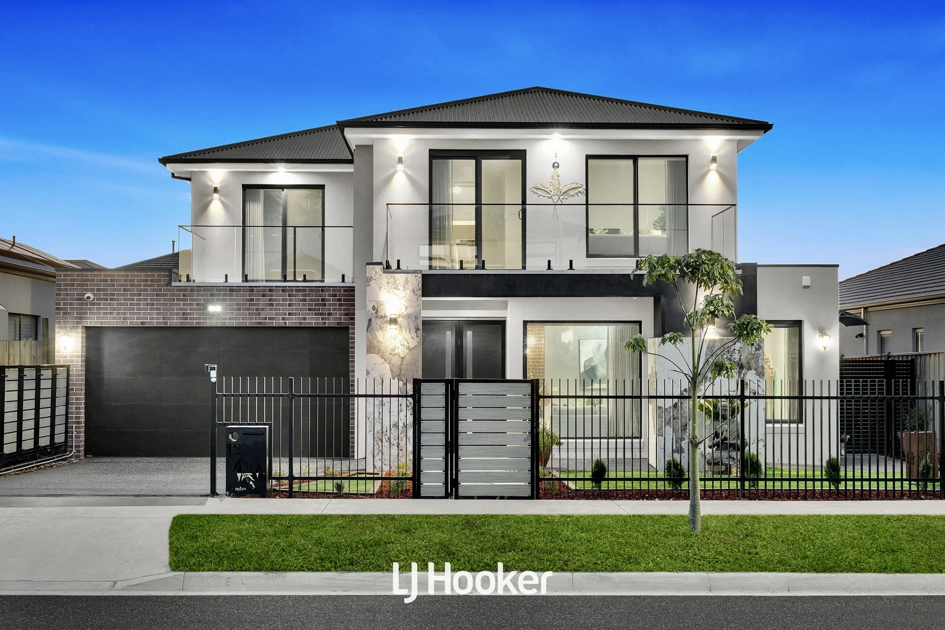 12 Nandewar Street, Clyde North, Vic 3978