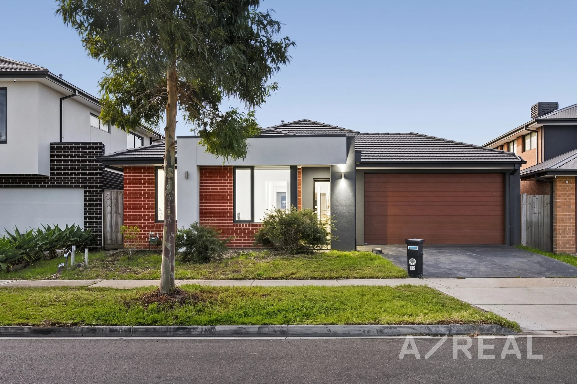 12 Surround Drive, Mambourin, Vic 3024