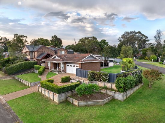 12 Tallowood Gardens, Blaxland, NSW 2774