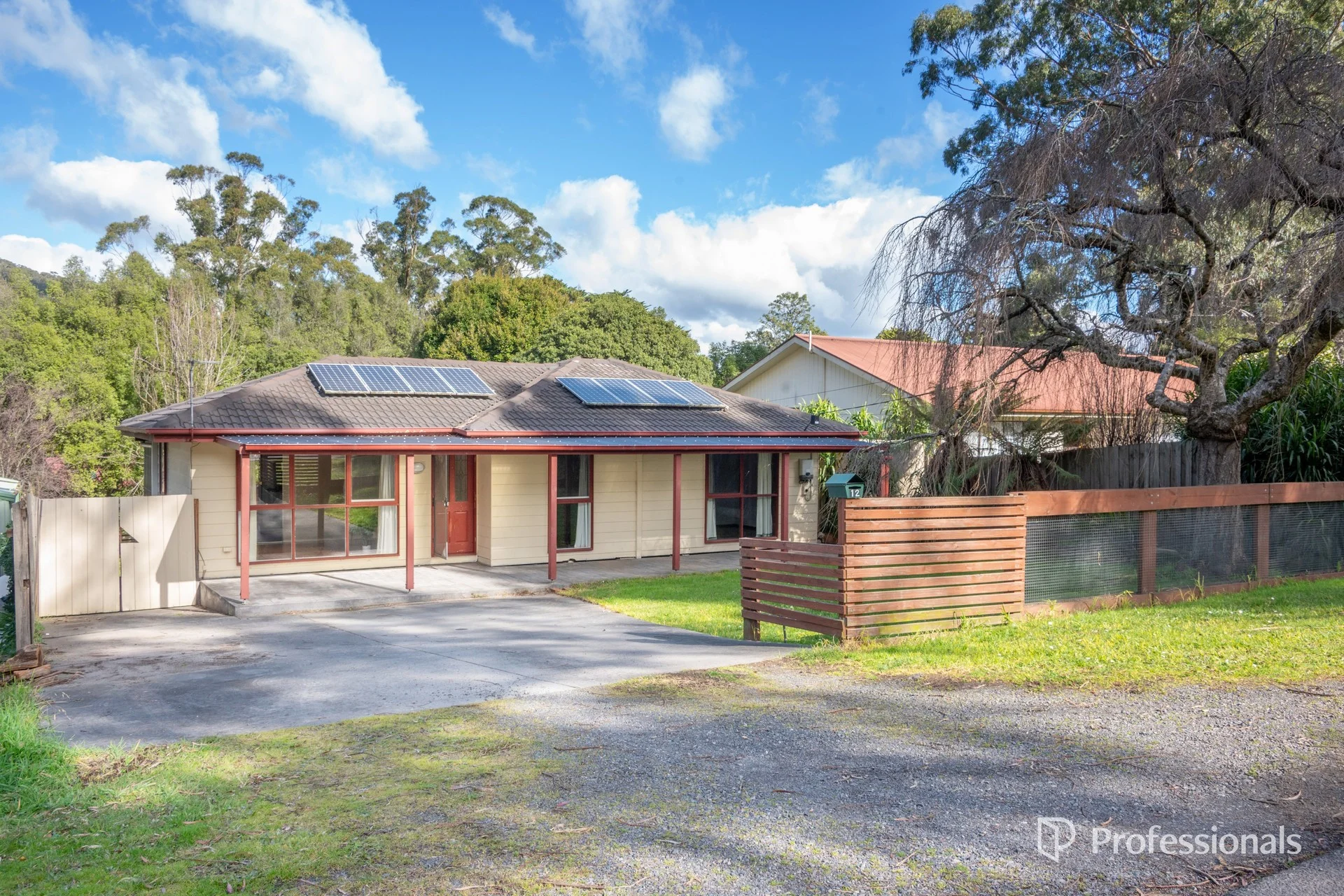 12 William Crescent, Millgrove, Vic 3799
