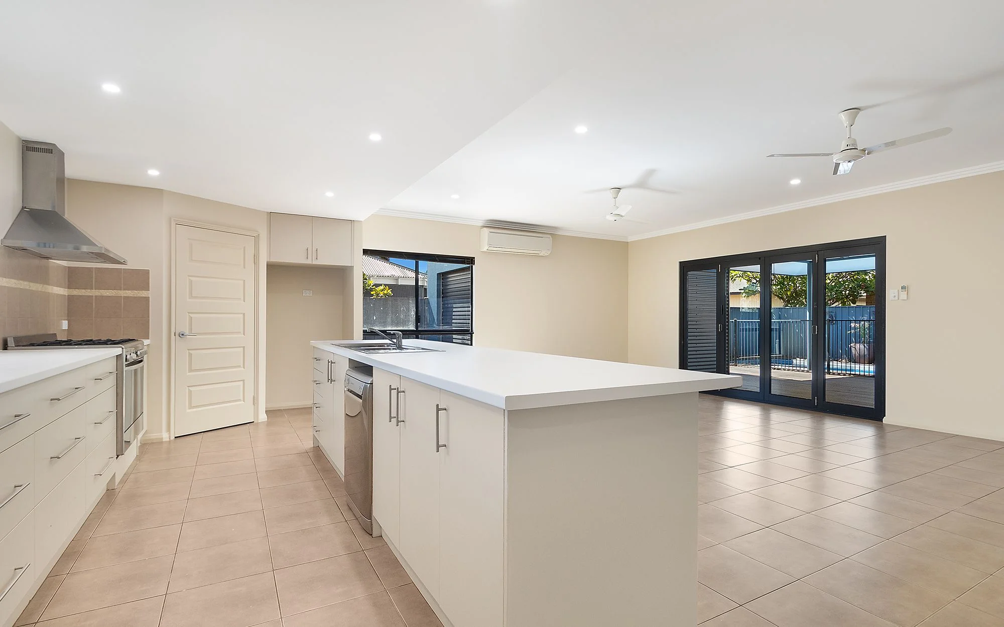 12 Yirrawari Street, Baynton, WA 6714
