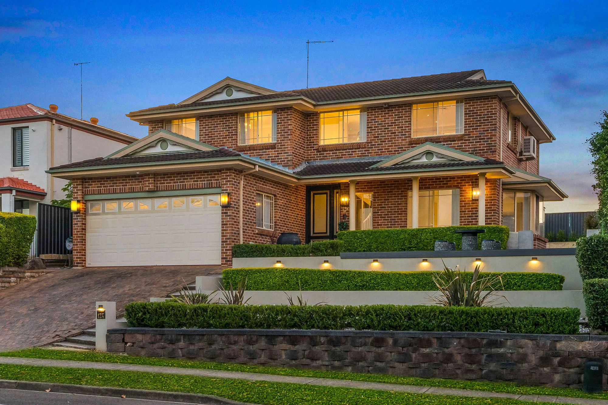 124 Kendall Drive, Casula NSW 2170