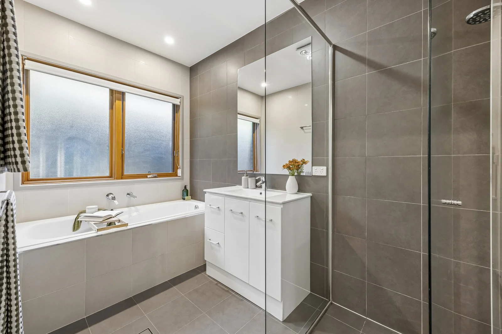 124 Phillip Avenue, Downer, ACT 2602