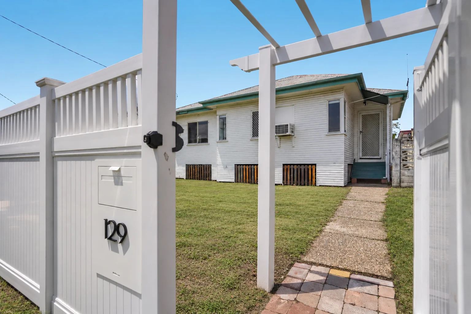 129 Railway Parade, Darra, Qld 4076
