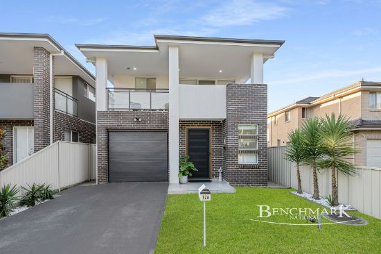 12a Anzac Mew, Wattle Grove, NSW 2173