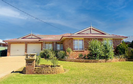 13 Coronation Avenue, Parkes, NSW 2870