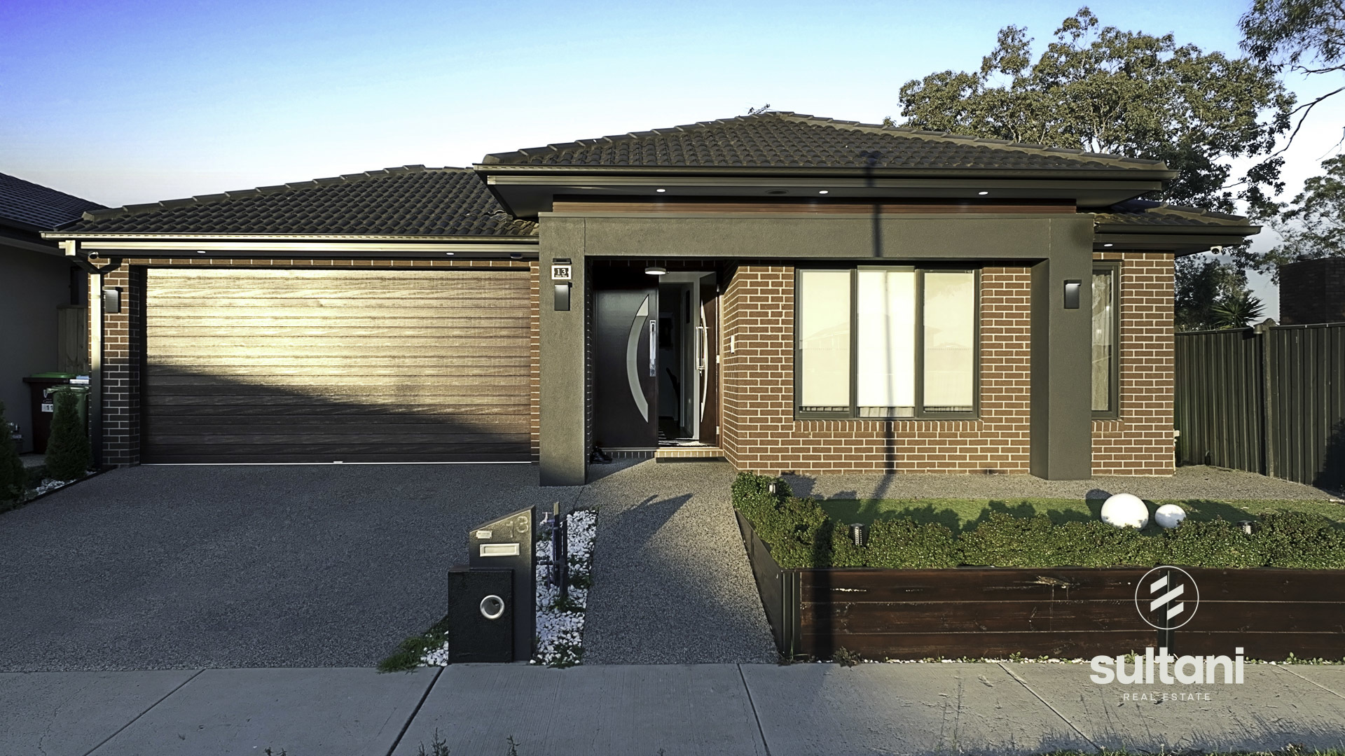 13 Glow Way, Clyde North, Vic 3978 13 Glow Way, Clyde North, Vic 3978