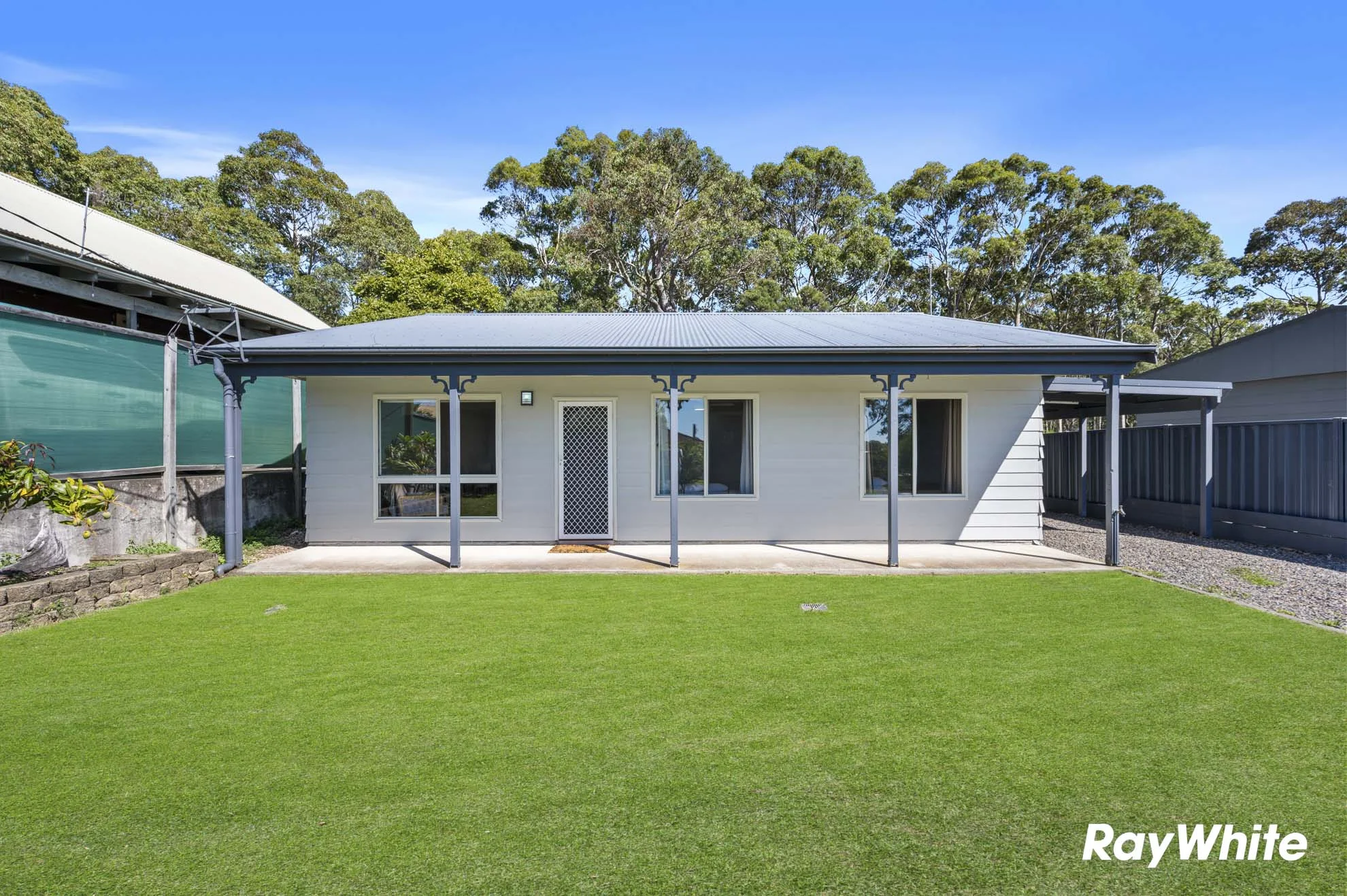 13 Hazel Road, Moruya Heads, NSW 2537