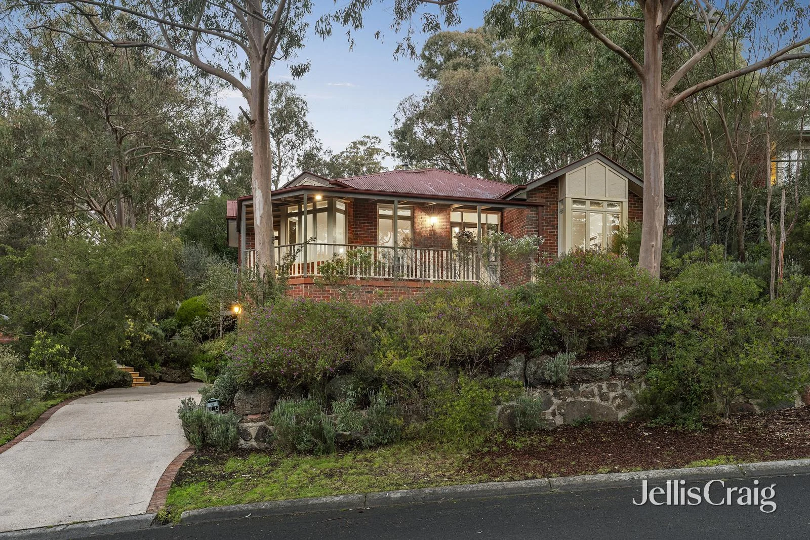 13 Laleham Court, Eltham, Vic 3095