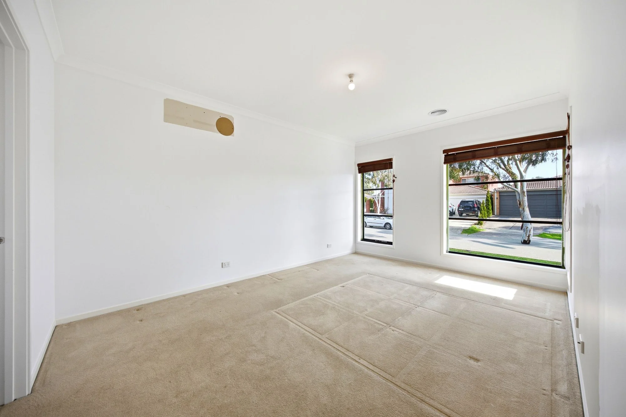13 Tattle Grove, Cranbourne East VIC 3977