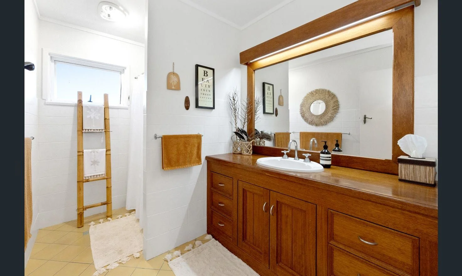 132 THE ESPLANADE, Grasstree Beach, Qld 4740