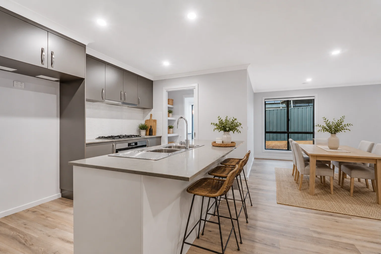 135 Mulgara Drive, Thurgoona, NSW 2640