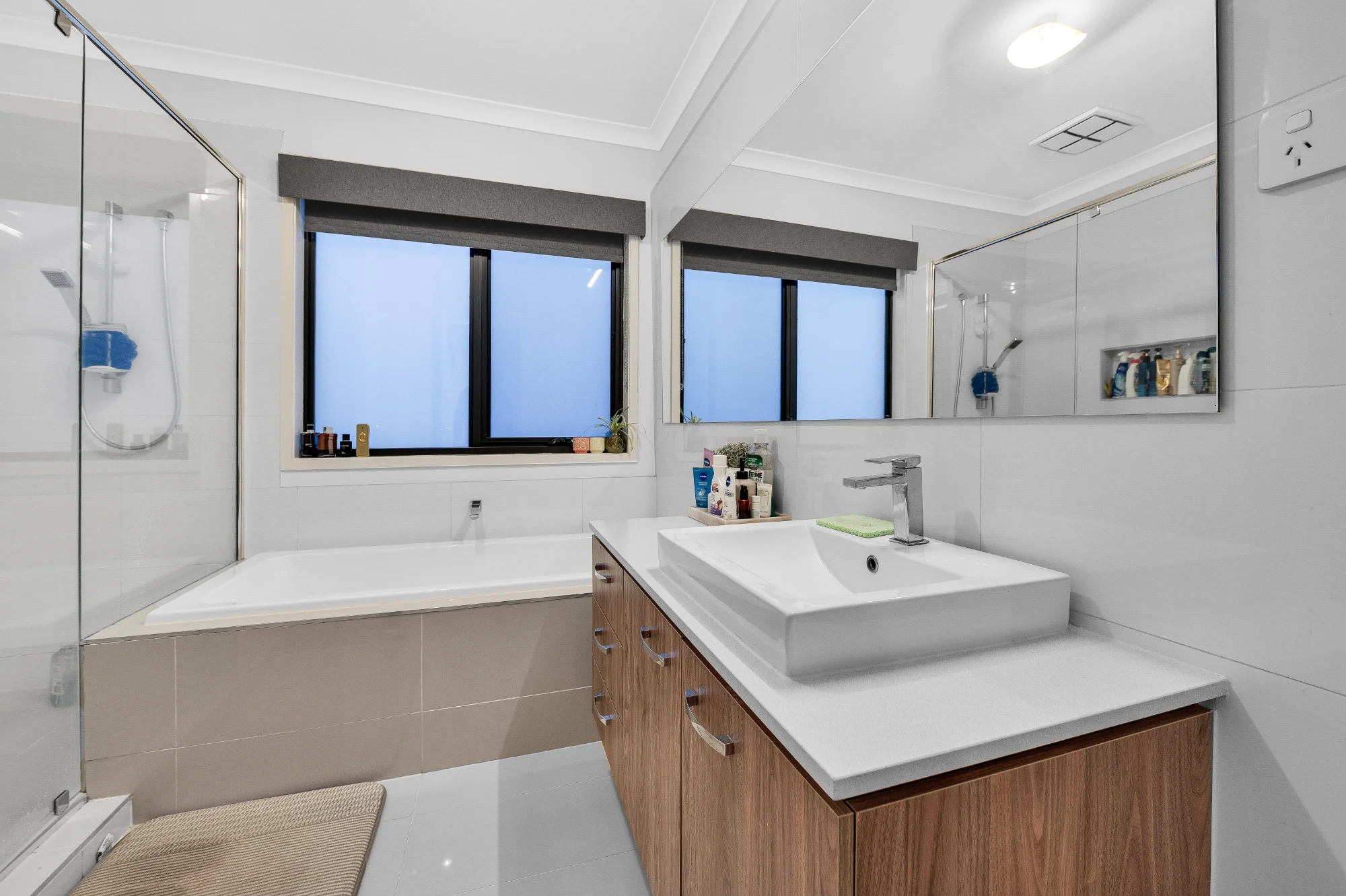 1367 Ison Road, Manor Lakes, Vic 3024