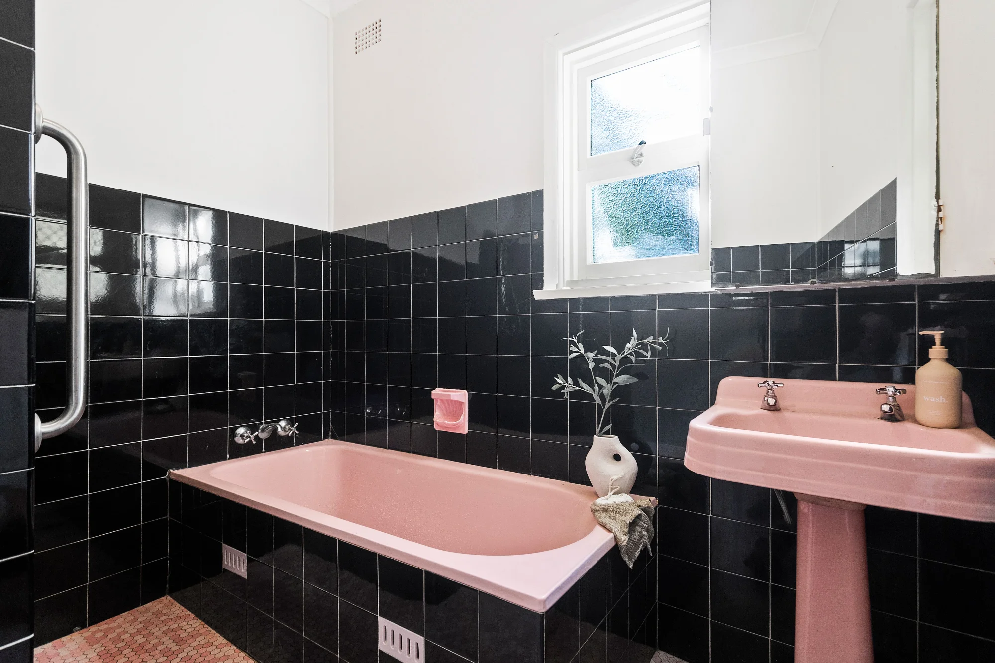 138 Heaslip Street, Mangerton NSW 2500