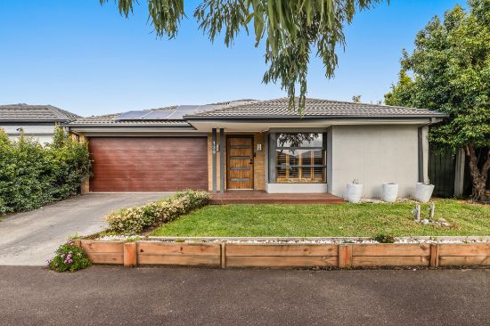 138 Lineham Drive, Cranbourne East, Vic 3977