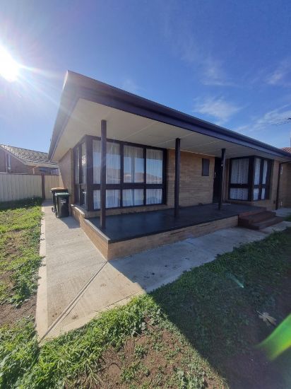 14 Balmoral Place, Melton West, Vic 3337