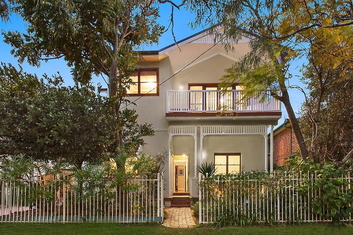 14 Bayswater Avenue, Hurstville Grove, NSW 2220 14 Bayswater Avenue, Hurstville Grove, NSW 2220
