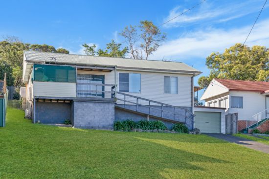 14 Canberra Road, Lake Heights, NSW 2502