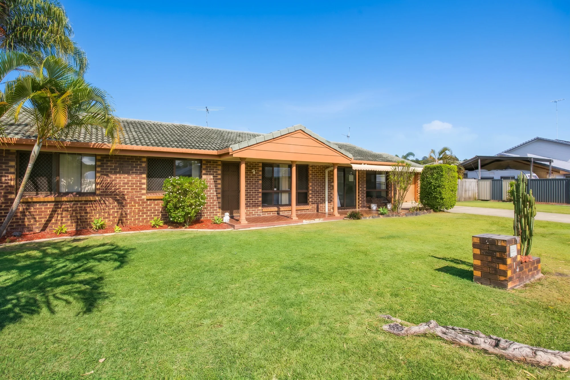 14 Holbrook Way, Elanora, Qld 4221
