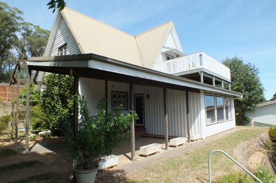 14 Jenolan Street, Oberon, NSW 2787