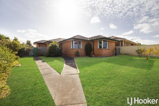 14 Oldershaw Road, Melton, Vic 3337